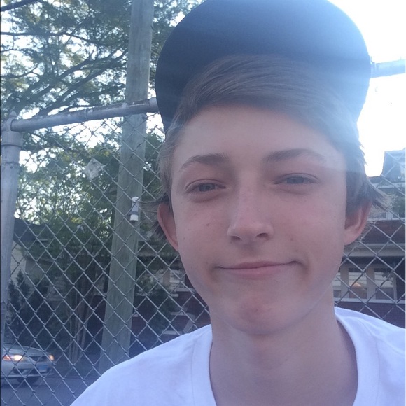 Profile Picture of Harry James (@hbjames4) on Poshmark