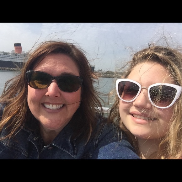 Jennifer Blackham - Poshmark Profile Picture of Jennifer Blackham (@jbblackham) on Poshmark