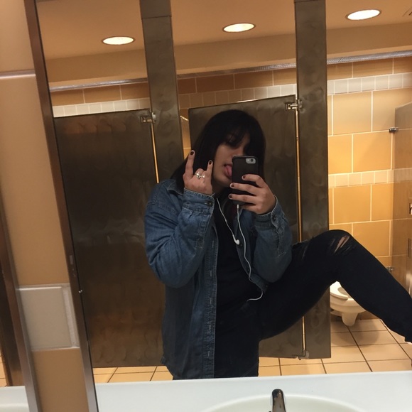 Profile Picture of Dani Gonzalez (@xxdanyxx) on Poshmark