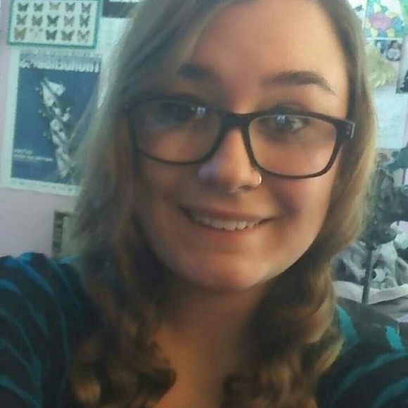 Profile Picture of Pamela Piper (@piper39009) on Poshmark