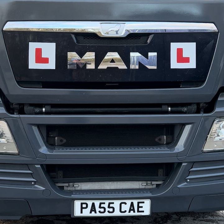 Profile Picture of Paul stapleton (@trucktrainerpaul) on Tiktok