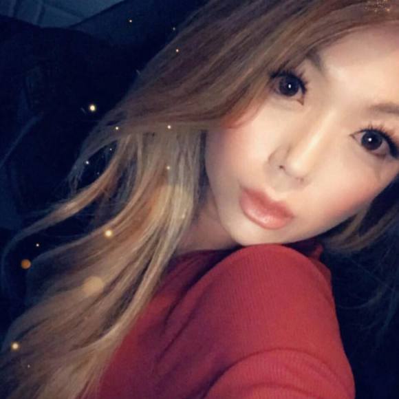 Profile Picture of Eileen Hahn (@hahn_eileen) on Poshmark