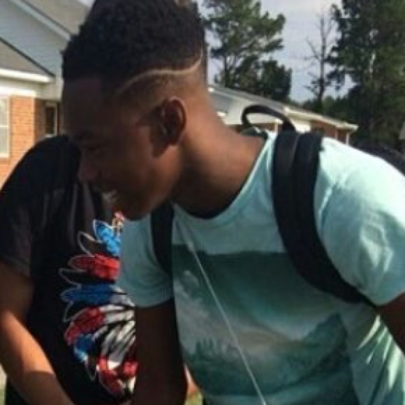 Profile Picture of Lawrence Thompson (@dlonnie683) on Poshmark