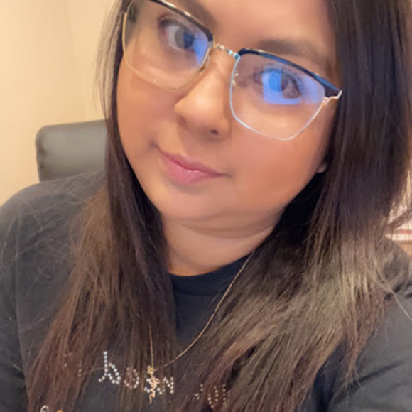 Profile Picture of Yanet Yanet (@yc461850) on Poshmark