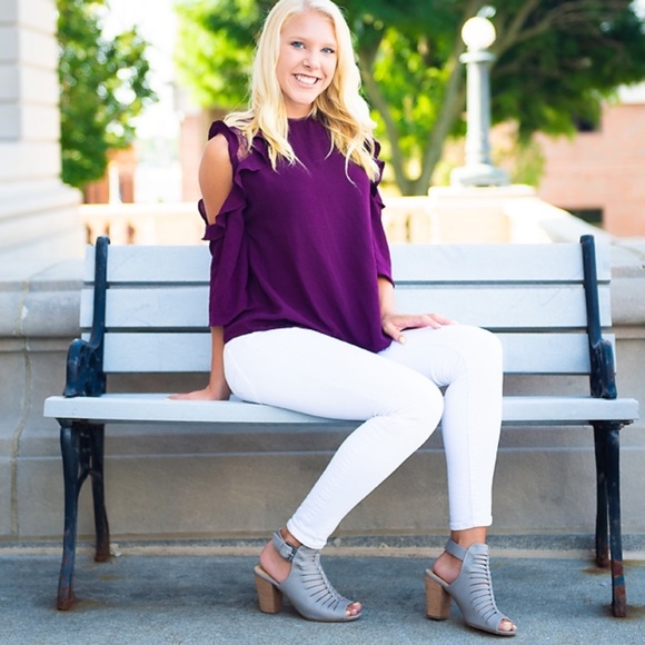 Profile Picture of Olivia Schulte (@oliviaschult286) on Poshmark