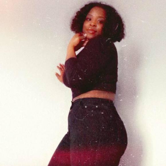 Profile Picture of Lenise Alredge-hall (@lenise2121) on Poshmark