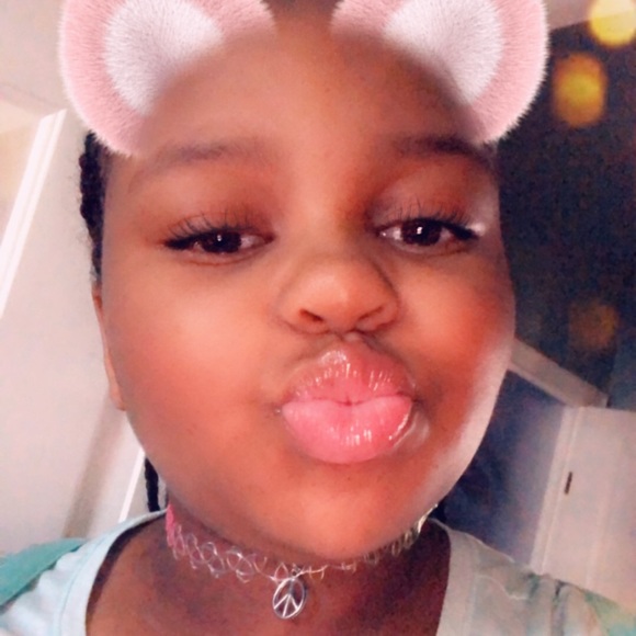 Profile Picture of Imani Dansberry (@queenbee_12) on Poshmark