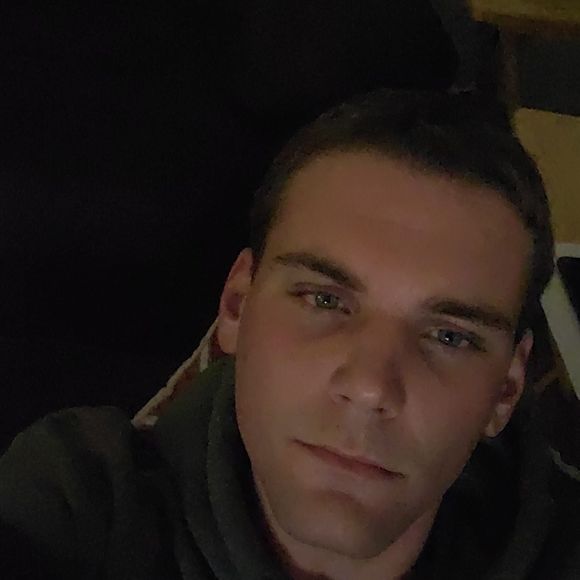 Profile Picture of Jonathon Sonner (@jonathonsonner) on Poshmark