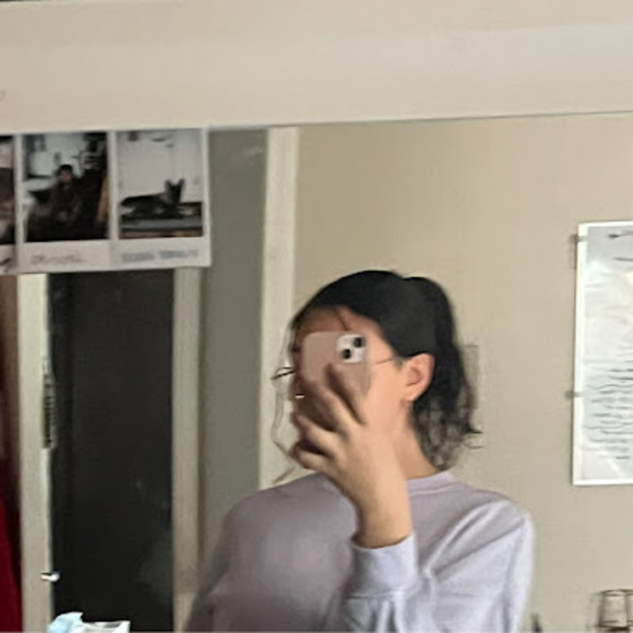 Profile Picture of Rebecca Millian (@rebeccamillian) on Poshmark