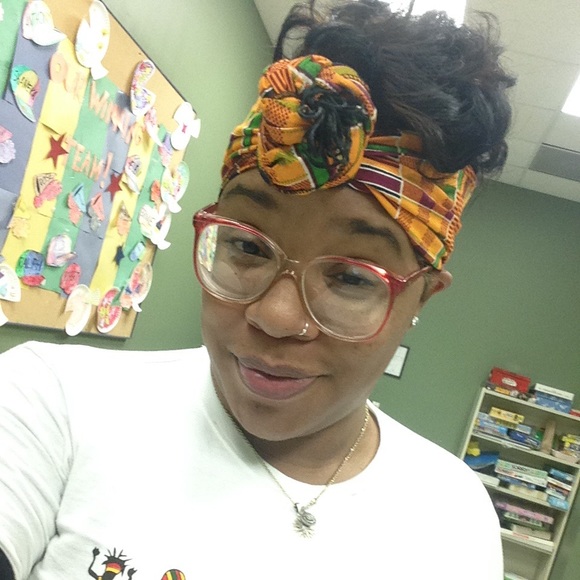 Profile Picture of Daniella Peterson (@tiffp23) on Poshmark