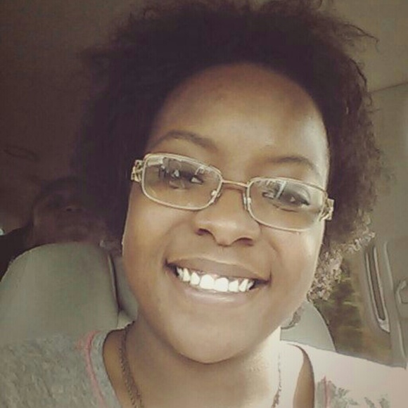 Profile Picture of Ida Barnes (@lbezzy) on Poshmark