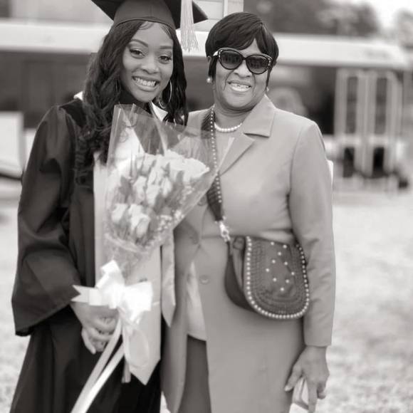 Profile Picture of Michaela Hatcher (@mmkayyee_baye) on Poshmark