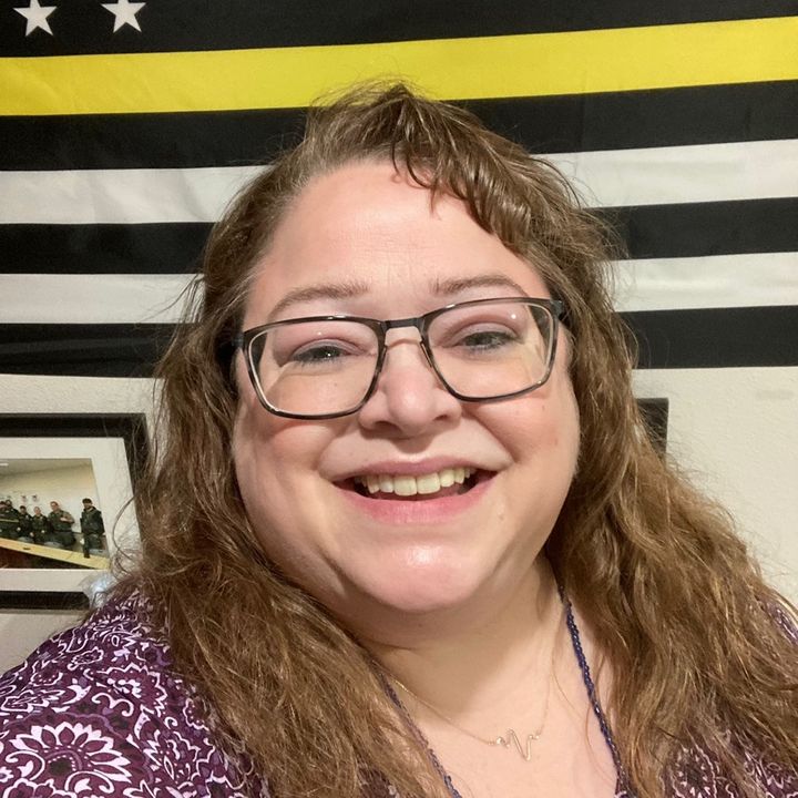 Profile Picture of julieannpost (@julieannpost) on Tiktok