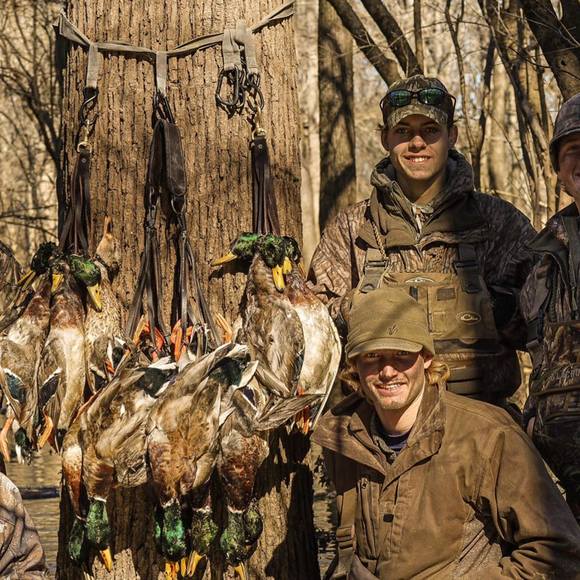 Profile Picture of Sam Farris (@farrissam22) on Poshmark