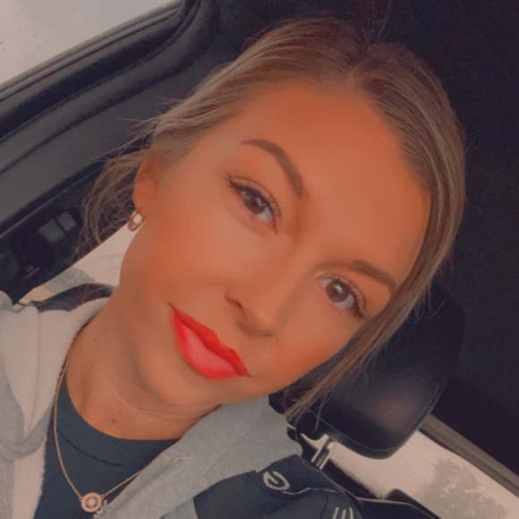 Profile Picture of Hana Haden (@haden41) on Poshmark