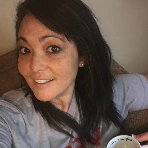 Profile Picture of Juliana Inman (@julianadinman) on Poshmark