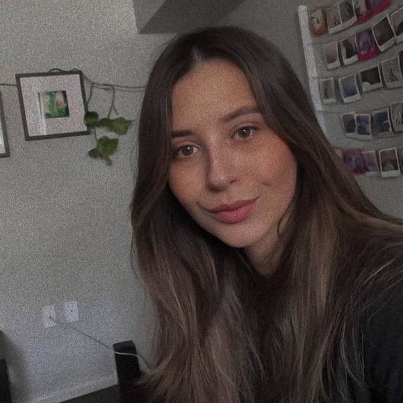 Profile Picture of Briana Trimmings (@xxobriana93) on Poshmark