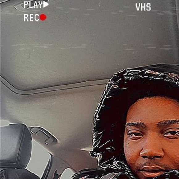 Profile Picture of Jean Francois (@chuck_xz) on Poshmark