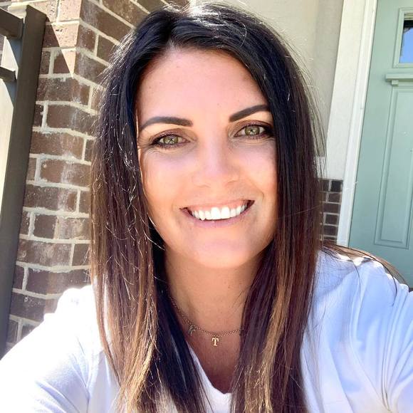 Profile Picture of Chelsey Crowther-christensen (@ncchristensen) on Poshmark