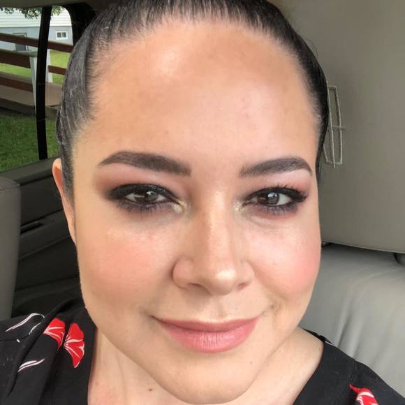 Claudia Marcela - Poshmark Profile Picture of Claudia Marcela (@marcelamono46) on Poshmark