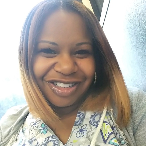 Profile Picture of Shanee Blevins (@shanee1009) on Poshmark
