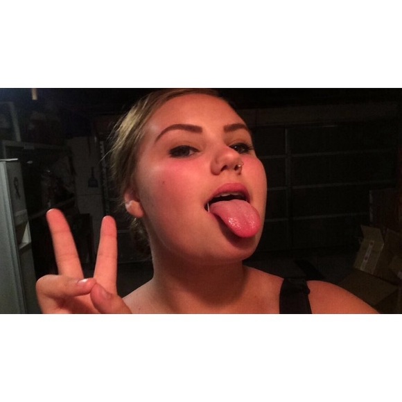 Profile Picture of Grace Challand (@gracieec) on Poshmark