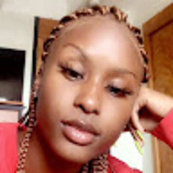 Profile Picture of Samantha Macharia (@samanthamachari) on Poshmark