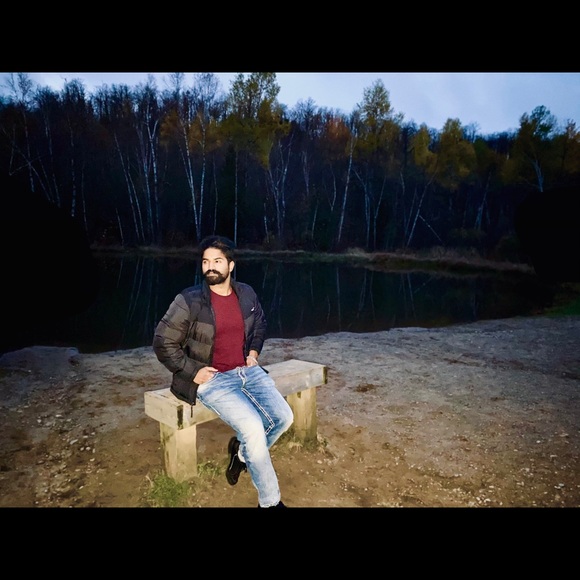 Profile Picture of Ramik Mahajan (@ramik_mahajan) on Poshmark