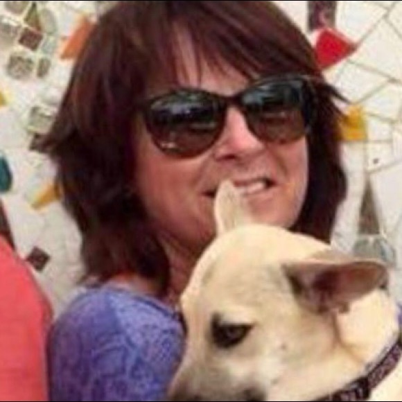 Profile Picture of Cindy Milosh (@cmilosh54) on Poshmark