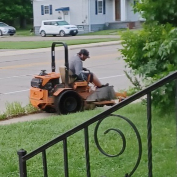 Profile Picture of Angela Root (@cuppykiki7645) on Poshmark