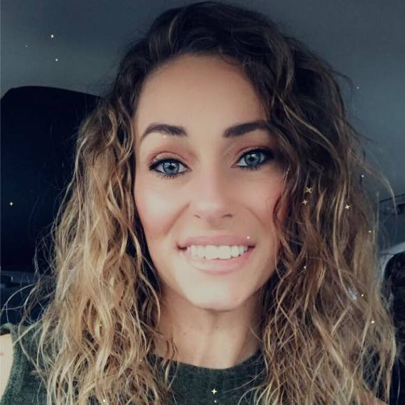 Profile Picture of Laura Stinedurf (@tjstinedurf8) on Poshmark