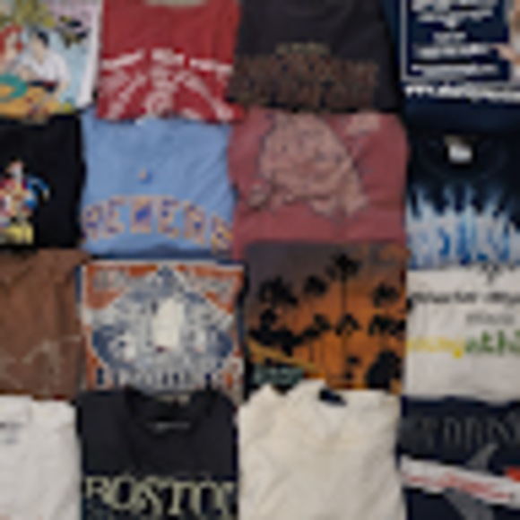 Profile Picture of Israel Bolocan (@vintageclothe24) on Poshmark