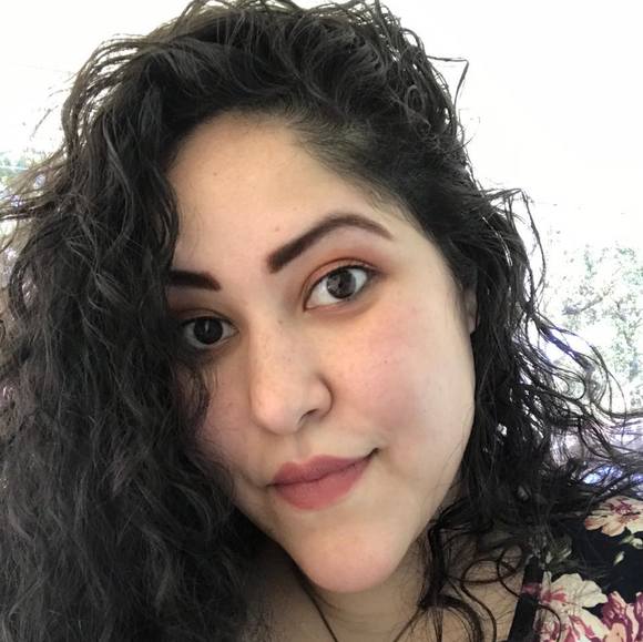 Profile Picture of Mari Jimenez (@marijim04) on Poshmark