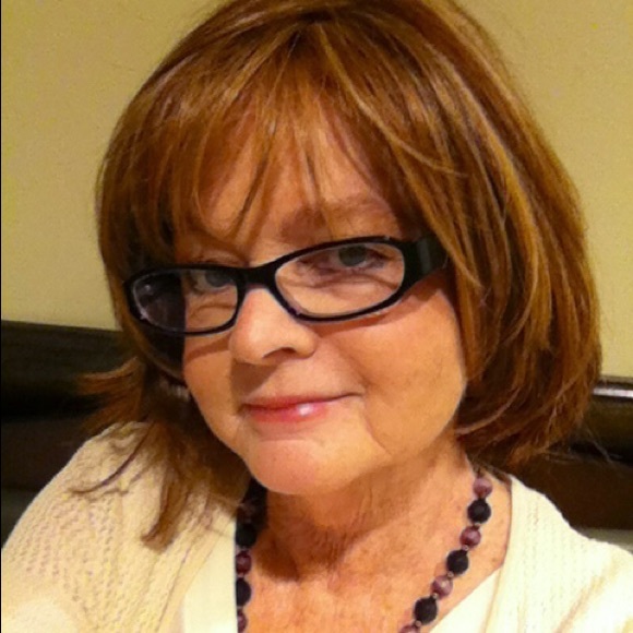 Profile Picture of Jayne Burroughs (@jaynebur) on Poshmark