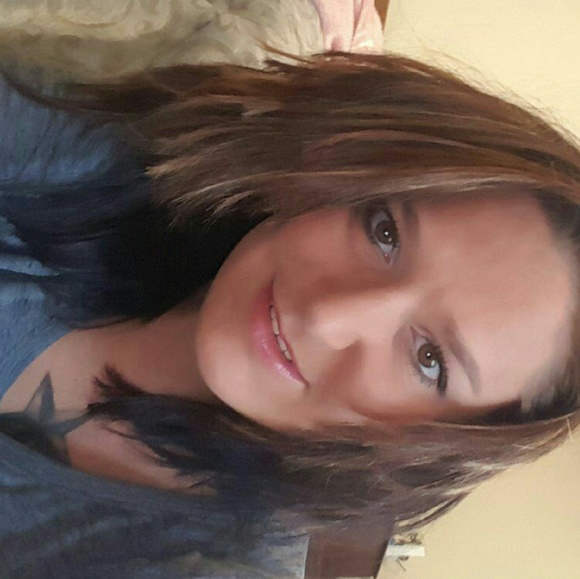 Cortney Zigan - Poshmark Profile Picture of Cortney Zigan (@shortey11_11) on Poshmark