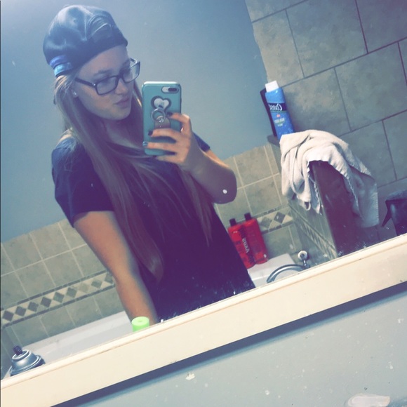 Profile Picture of Beth Warlick (@mwarlick2293) on Poshmark