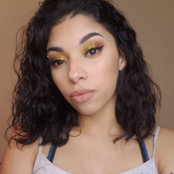 Profile Picture of Jadé Dovishaw (@iamhisqueen) on Poshmark