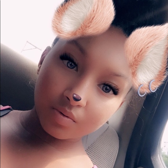 Profile Picture of Jonasia Sheroka (@jonasia493) on Poshmark