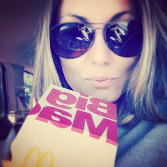 Profile Picture of Melissa Lipko (@molldoll106) on Poshmark