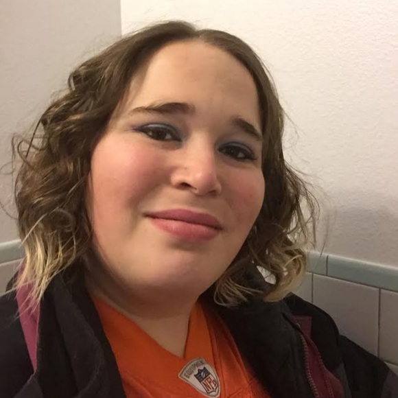 Profile Picture of Amey Ginther (@ameyginther1968) on Poshmark