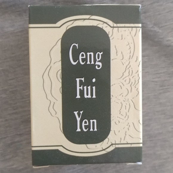 Profile Picture of Cindy Xiong (@cindyx1983) on Poshmark