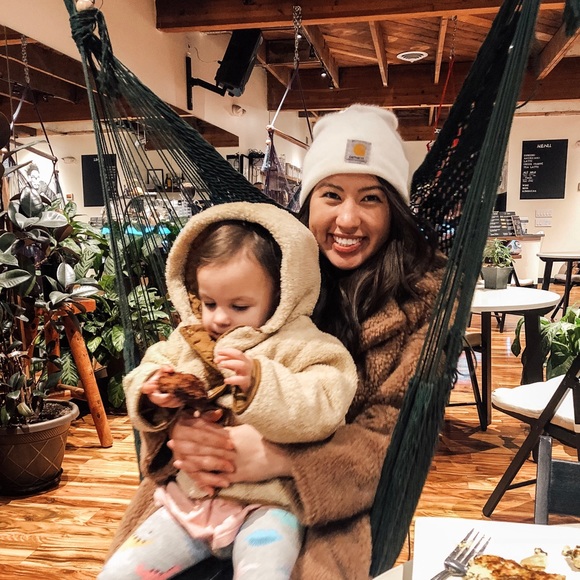 Profile Picture of Sarah Cressey (@sarahcressey) on Poshmark