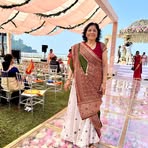 Profile Picture of Julie Desai (@julie.desai3) on Facebook
