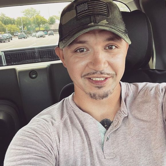 Profile Picture of Ruslan Curotto (@ruslancurotto) on Poshmark