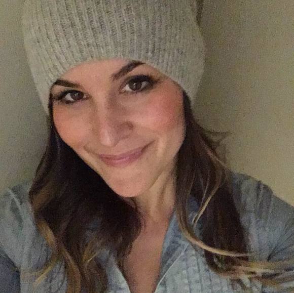 Profile Picture of Kimberly Wieting (@kimberlywieting) on Poshmark