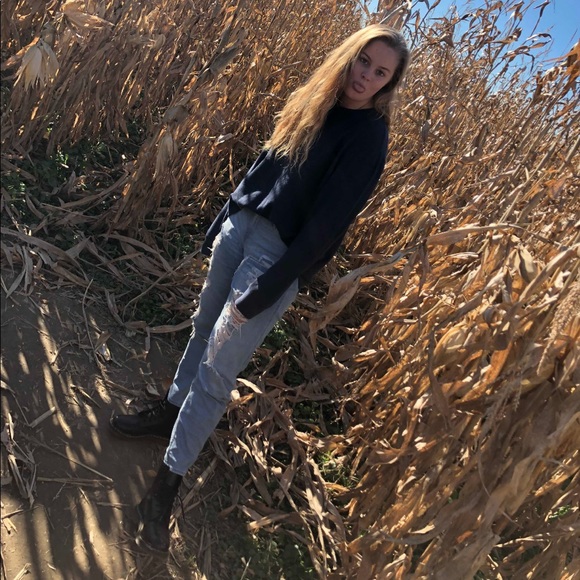 Profile Picture of Saige Groover (@saige_groover) on Poshmark