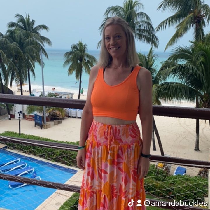 Profile Picture of Amanda Buckles (@amandabuckles) on Tiktok