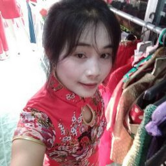 Profile Picture of Kittayaporn Gwiazda (@kittayaporng) on Poshmark