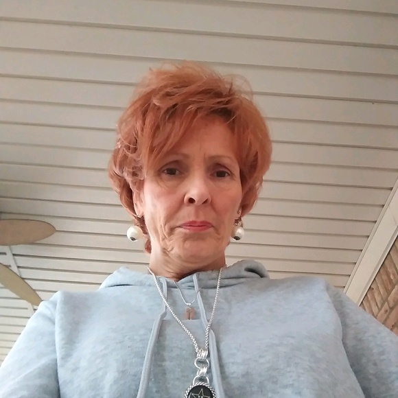 Profile Picture of Teresa Keatts (@bettysue663) on Poshmark