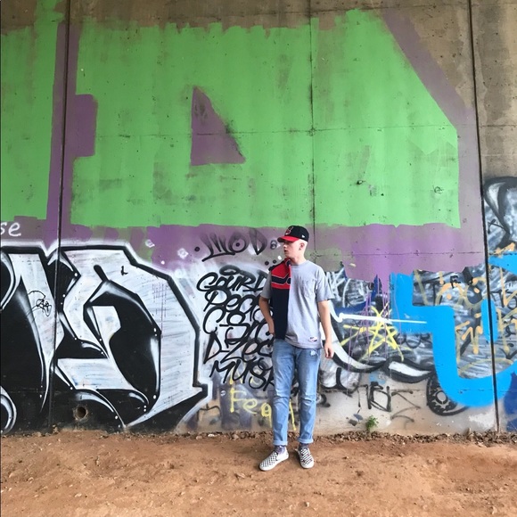 Profile Picture of Sam Hess (@svmhess) on Poshmark